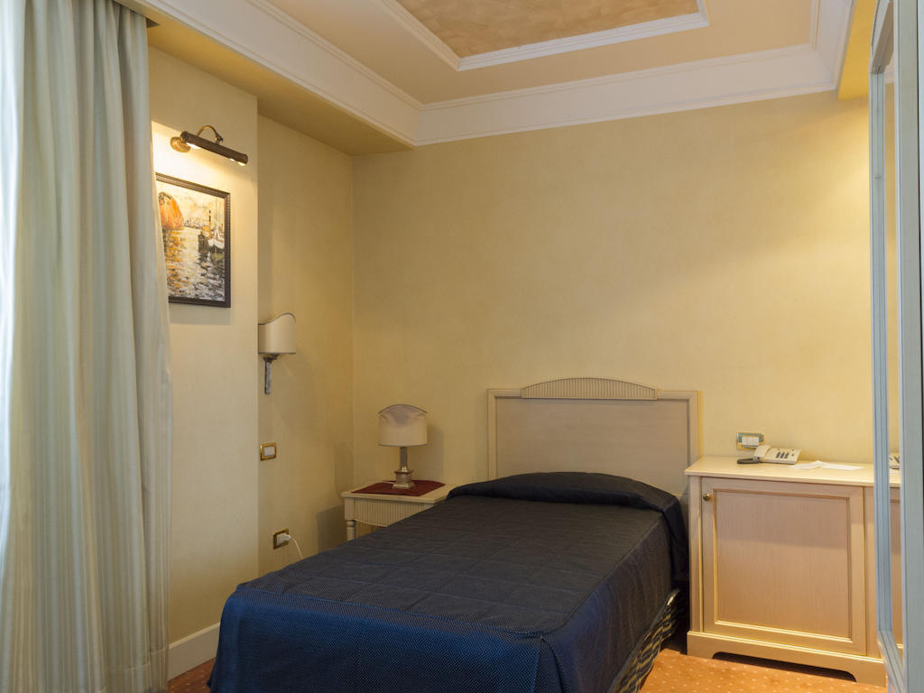 Hotel Gran Osteria Tre Noci Sistiana Habitación foto